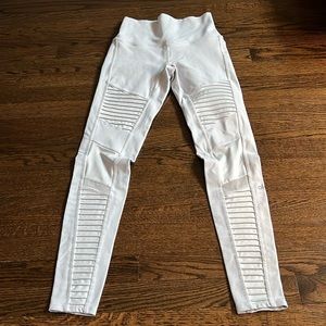 Alo yoga moto leggings white small